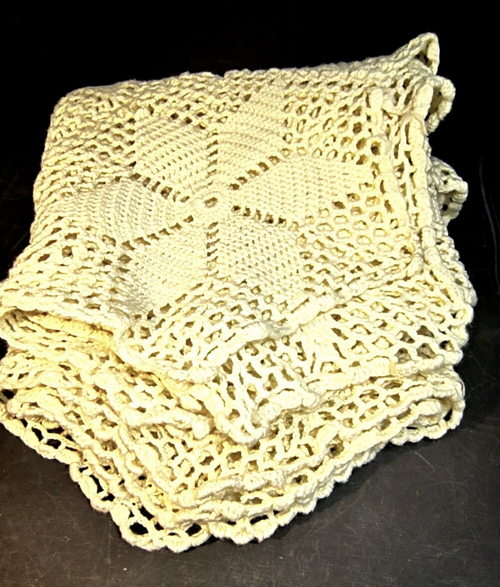 1624.  Crochet Table Runner or Dresser Scarf